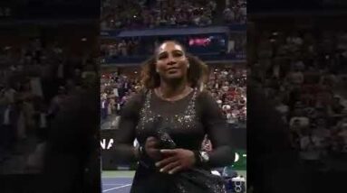 Serena waves to the crowd at Arthur Ashe Stadium 👋 #USOpen