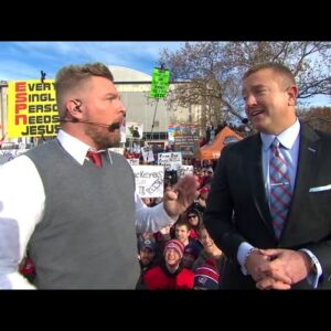Pat McAfee continues to bring legendary moments to College GameDay 🔥🤣