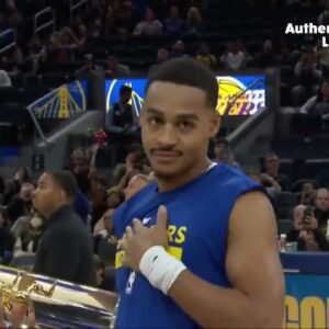 Steph presented Jordan Poole a trophy for being the best free-throw shooter last season 🪣🏆