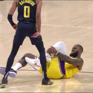 LeBron's ankle 😬