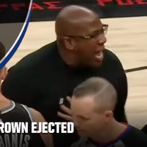 Kings coach Mike Brown ejected for tirade at referee 👀