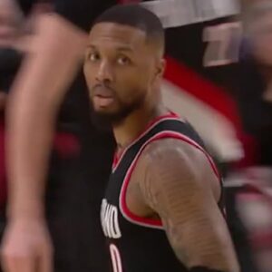 Damian Lillard does a 360 into 3-pointer?! 😳