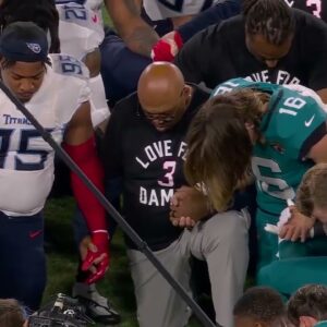 Titans and Jaguars join together to pray for Damar Hamlin | NFL on ESPN