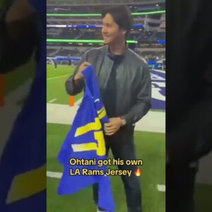 Ohtani got a Rams jersey (🎥 via Rams/TT)